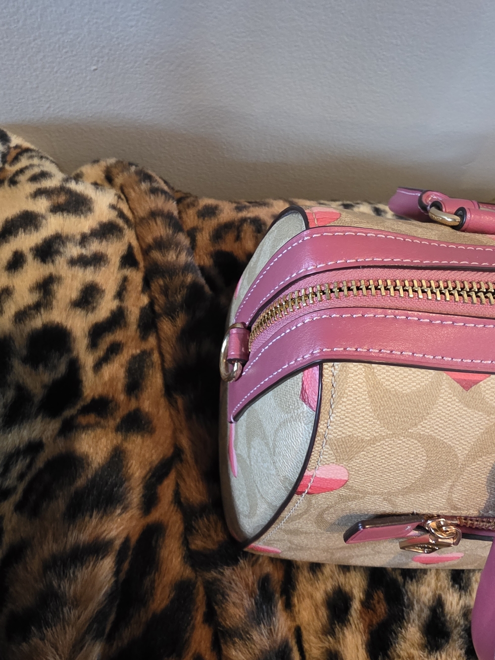 Coach HTF Rowan Pink Heart  Signature Satchel with GOLD Heart Charm - Picture 13 of 16